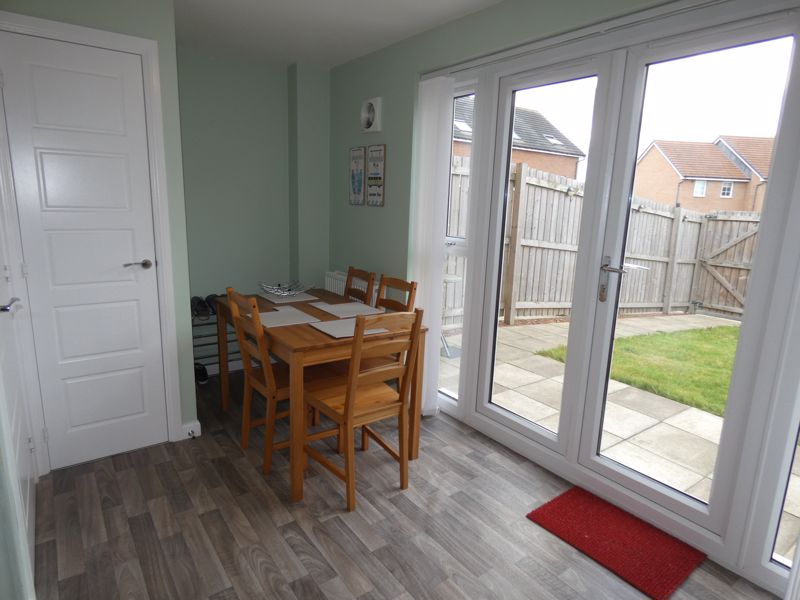 Diner/Kitchen- click for photo gallery